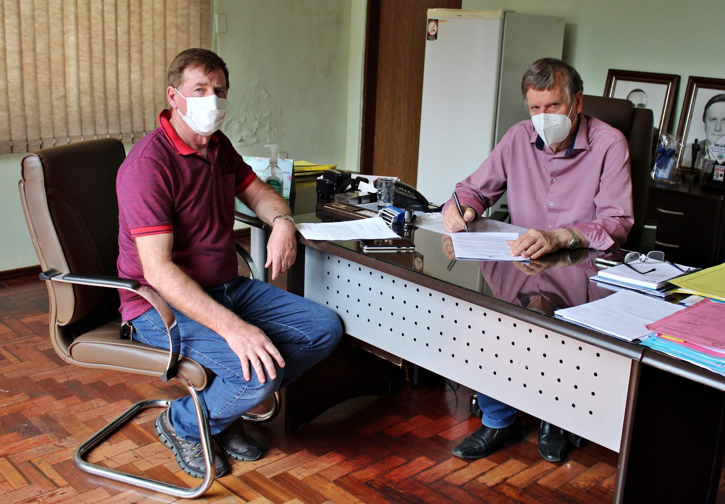 Assinado contrato para pavimentação e recapeamento asfáltico de mais 16 quadras